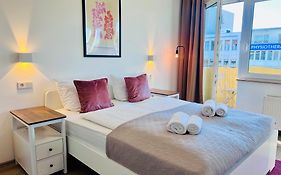Zentral Gelegenes Und Stilvoll Moebliertes Apartment In Duisburg Nur 5 Minuten Vom Hbf Und City, Ideal Fuer Pendler Und Messebesucher